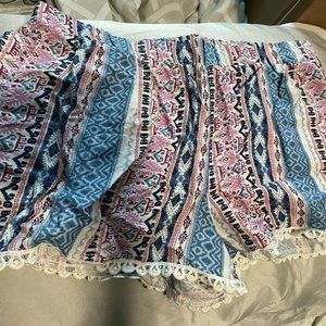 Junior's flowy shorts size medium